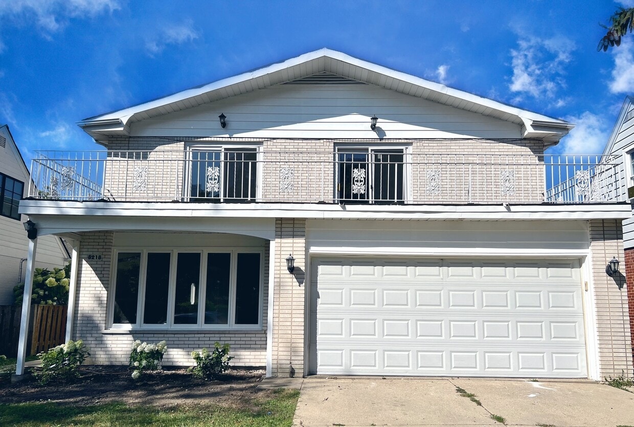8218 Springfield Ave, Skokie, IL 60076 House Rental in Skokie, IL