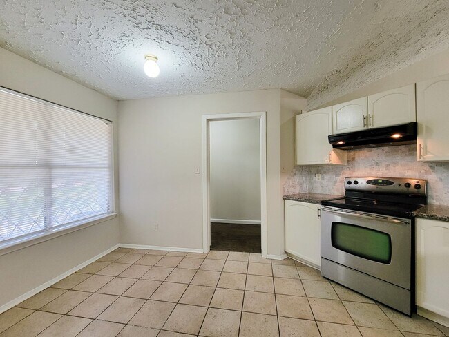 Foto del edificio - 9415 Beckford Dr