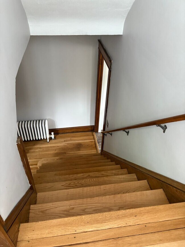 Foto del edificio - 5 Bedroom Single Family House