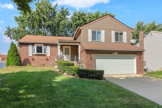 Building Photo - 812 W Appletree Ln