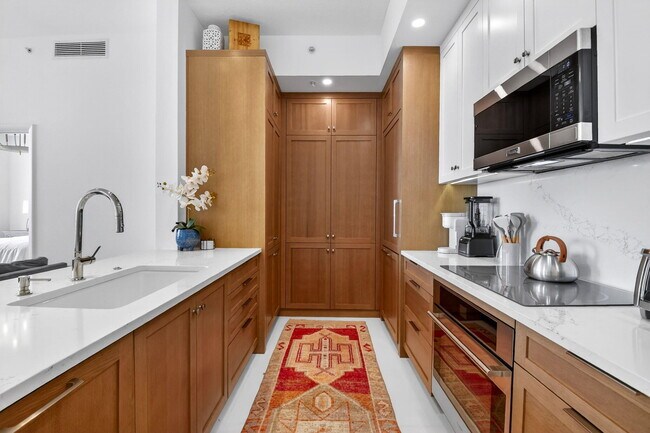 Building Photo - 550 Okeechobee Blvd