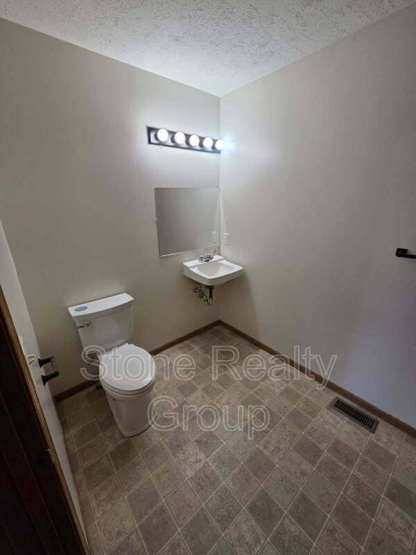 Building Photo - 651 N 25th St