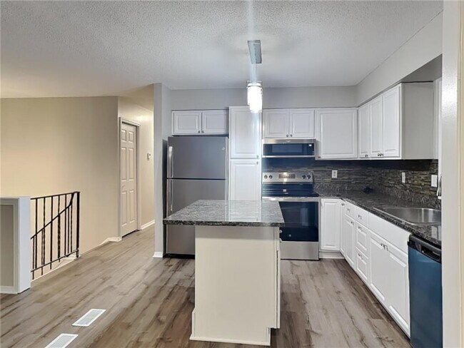 Foto del edificio - 6865 Buckingham Rd