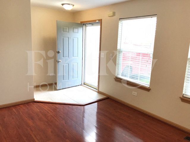 Foto del edificio - 7010 Paradise Cir
