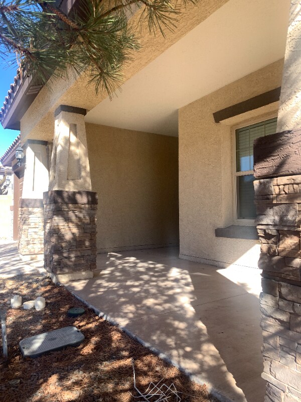 Building Photo - 418 Palo Alto Dr NE