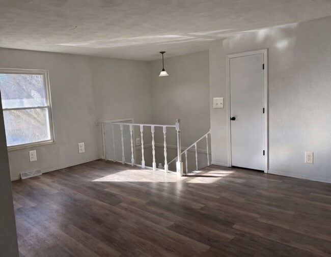Foto del edificio - 2901-2903 Tepee Ave