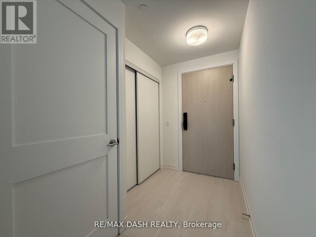 Photo du bâtiment - 1-401 Hillsdale Ave W
