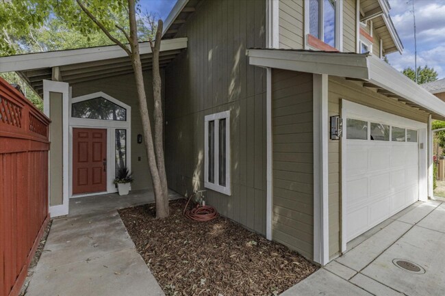 Building Photo - 7580 Deltawind Dr