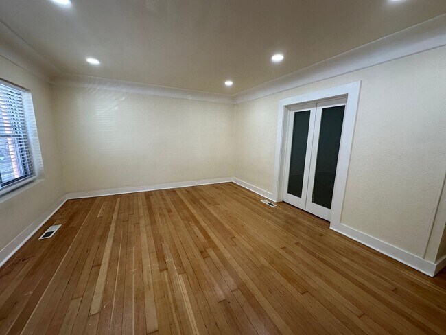 Foto del edificio - 108 Roff Way