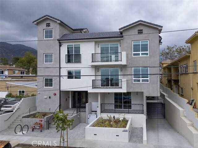Building Photo - 10218 Fernglen Ave