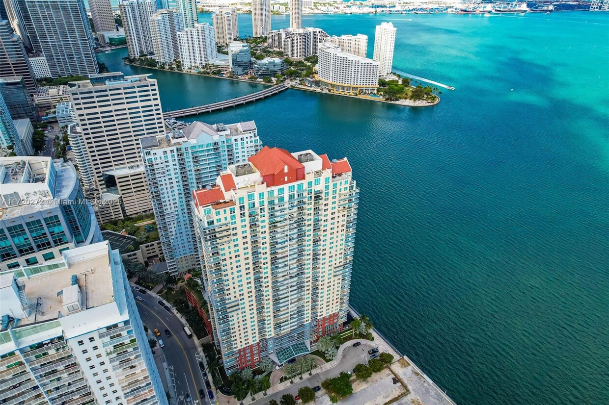 Foto principal - 1155 Brickell Bay Dr