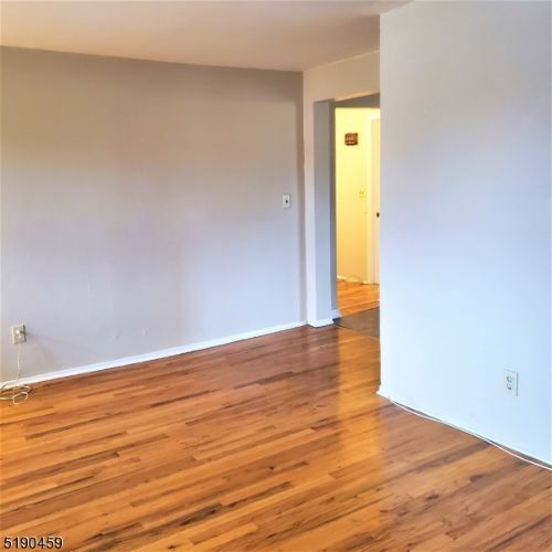 Building Photo - 480 Parkway Dr