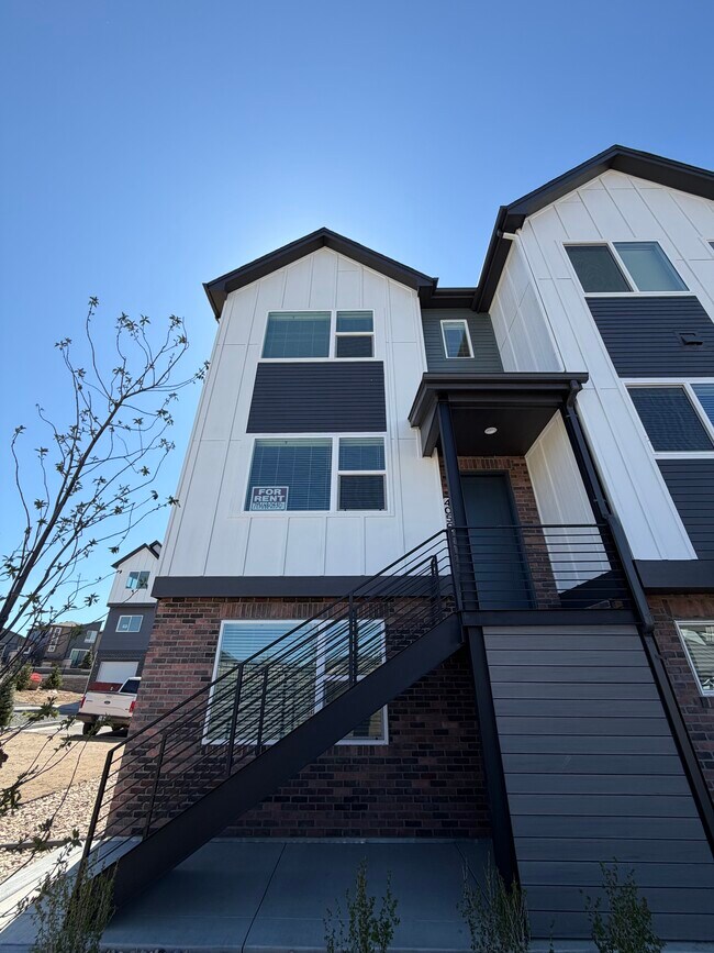 Foto del edificio - 4050 Ascend Grv