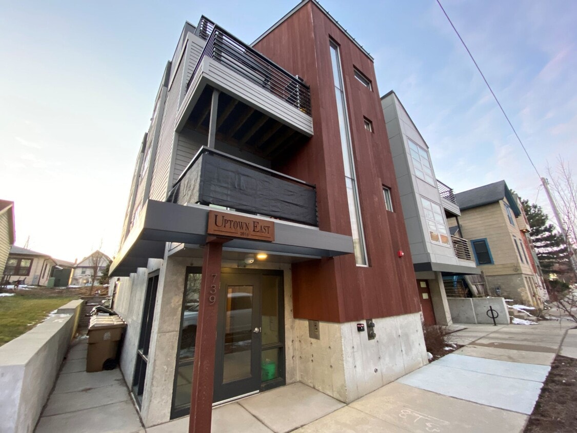 Primary Photo - Uptown East Apartments - 739 Williamson St...