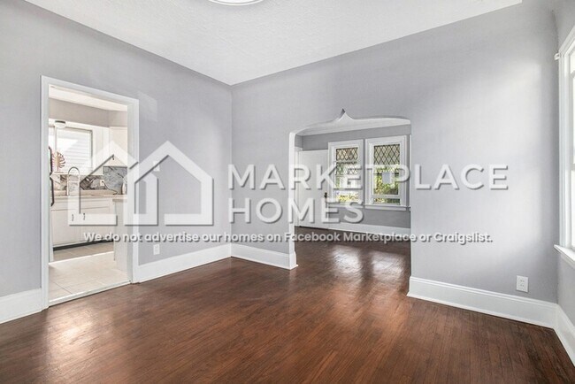 Foto del edificio - 14838 Griggs Ave
