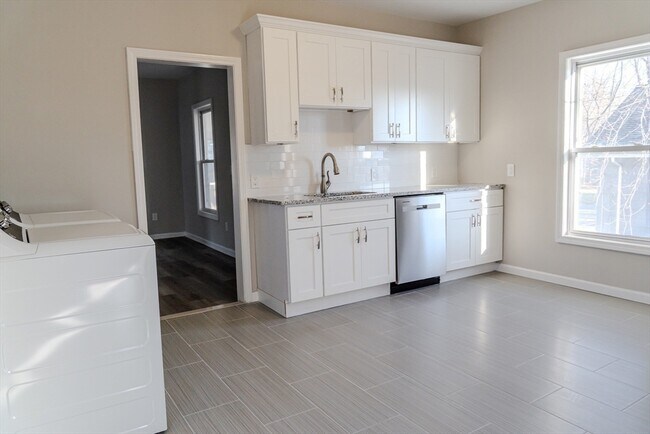 Foto del edificio - 57 Cottage St