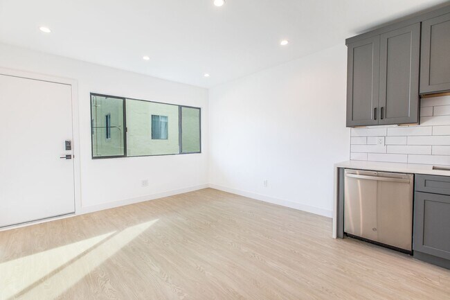 Foto del interior - 6133 Eleanor Ave