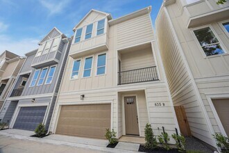 Building Photo - 835 Rachel St