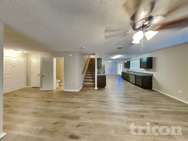 Building Photo - 211 Meagan St