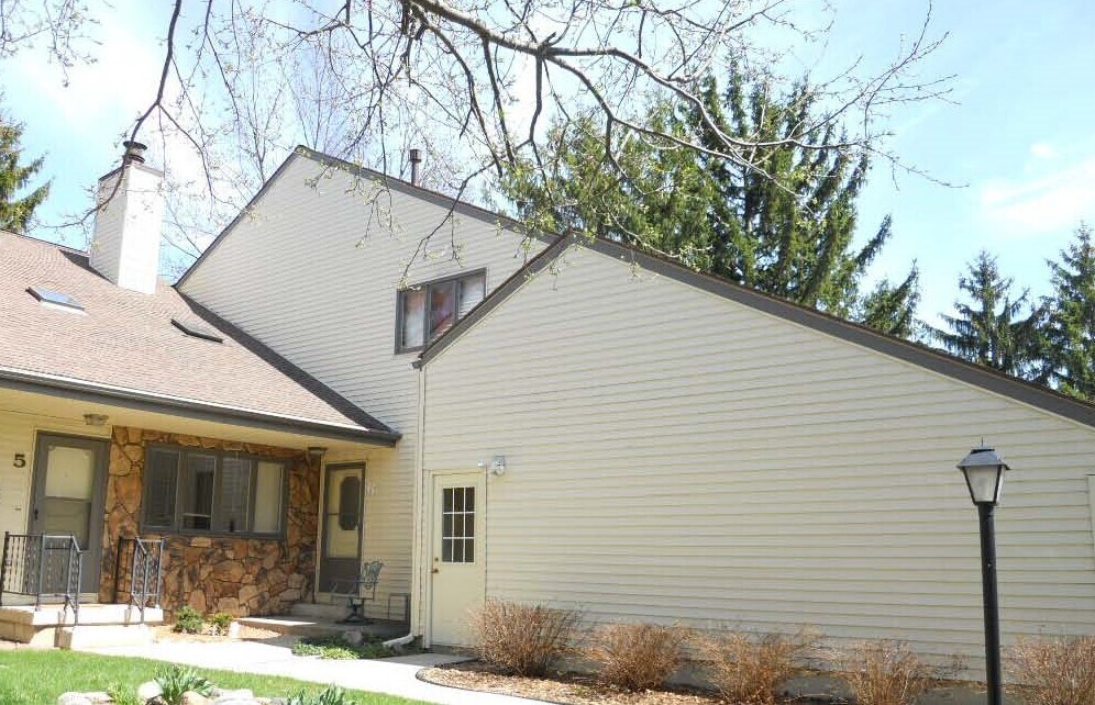 1110 Timbercreek Dr Unit 6, Grand Ledge, MI 48837 Condo for Rent in