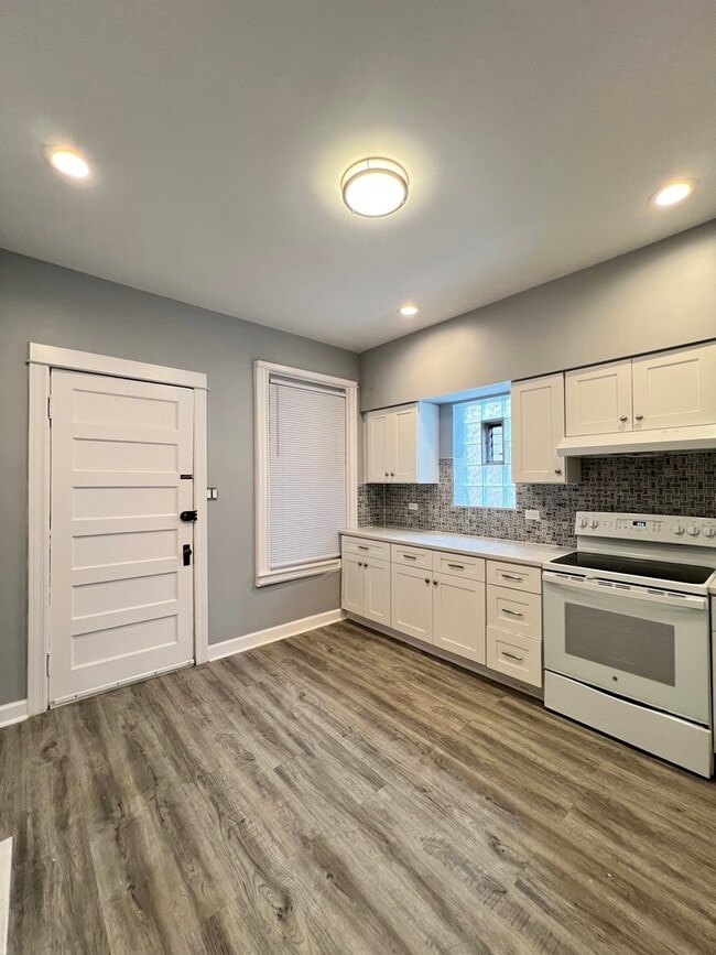 Foto del edificio - 6810 S Calumet Ave