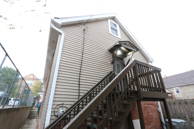 Foto del edificio - 2125 W 18th Pl