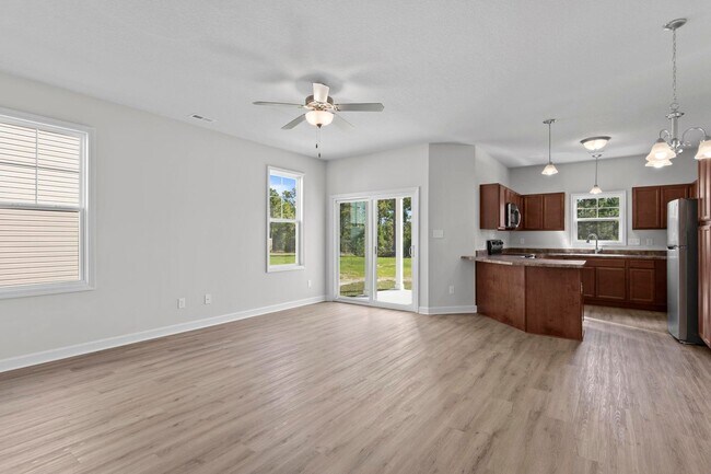 Foto del edificio - Townhome for Rent with Covered Patio!