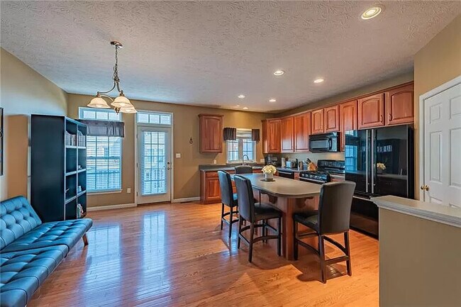 Foto del edificio - 4019 Village Run Rd