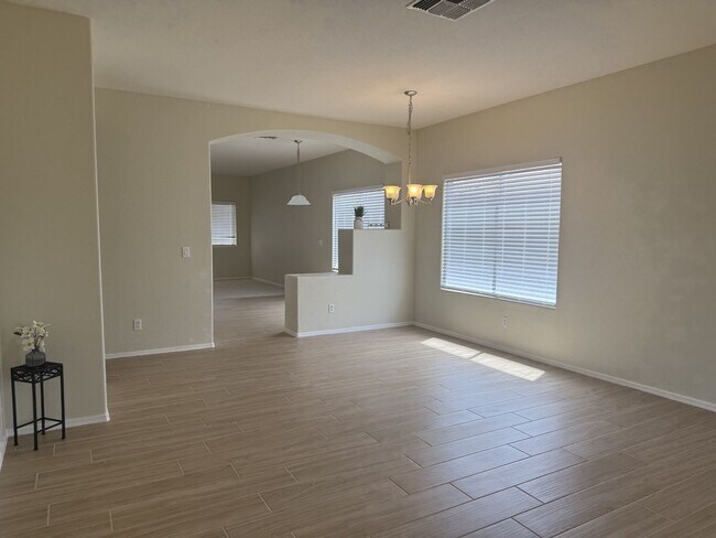 Building Photo - Nice 4 bedroom,2bath in Gilbert.