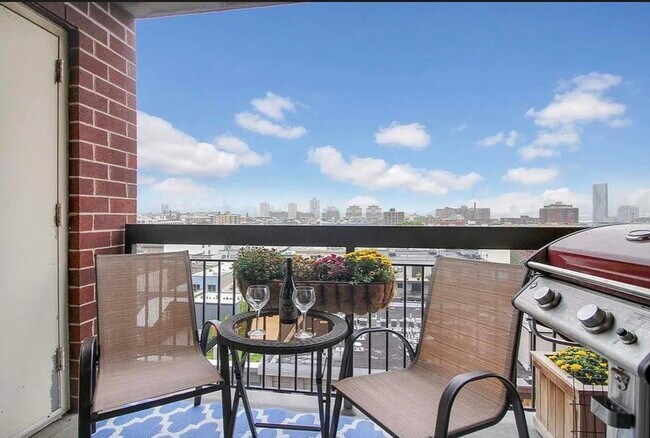 Foto del edificio - 700 1st St