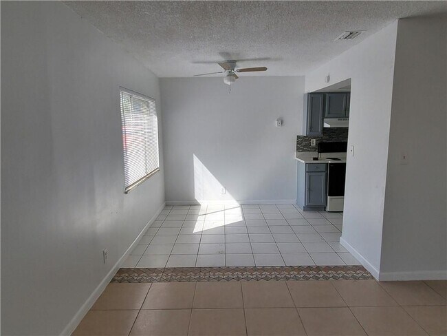 Foto del edificio - 2220 NW 59th Way