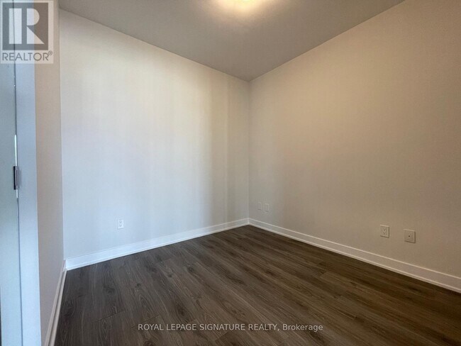 Building Photo - 4130-4130 Parkside Village Dr
