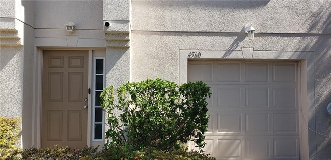 Building Photo - 4560 Ashburn Square Dr