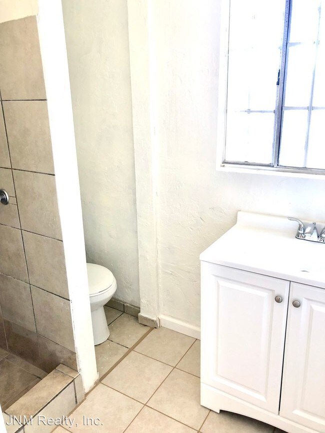 Foto del edificio - 321 E 84th St