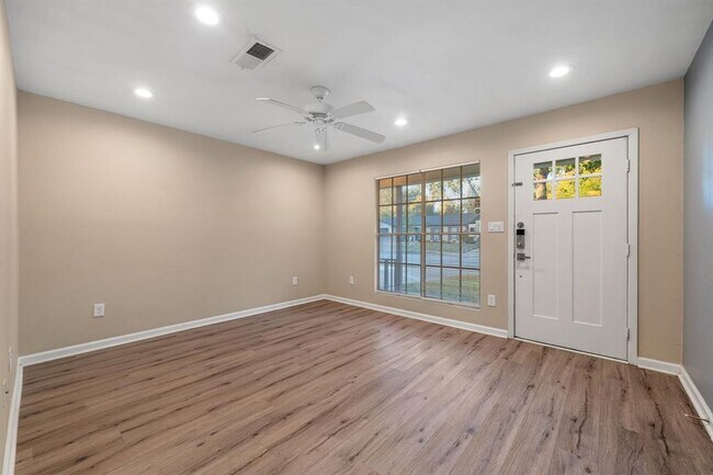 Foto del edificio - 1009 Alden Dr