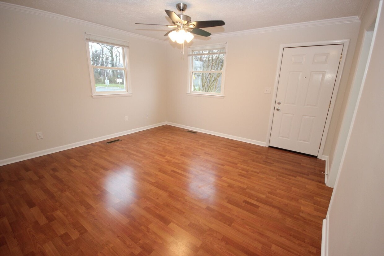 Primary Photo - New Renovation 2 Bedroom, 1 Bath Single-fa...