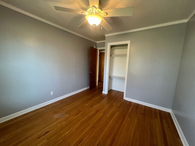 Foto del edificio - 3323 Dean Dr