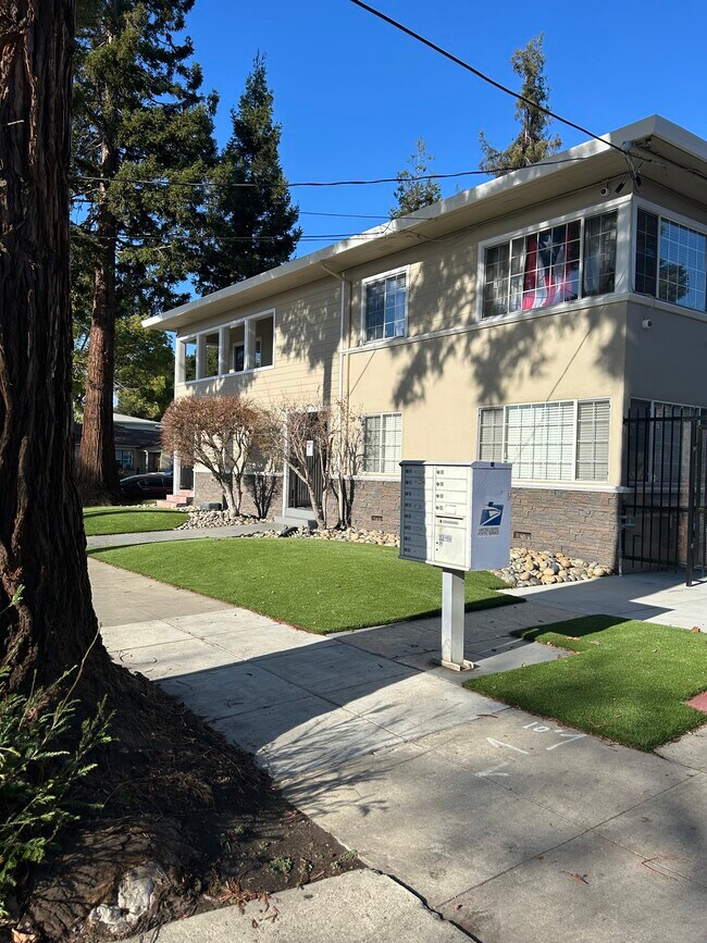 Foto del edificio - 596 N 2nd St