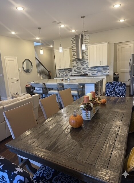 Foto del edificio - 557 Reale Dr