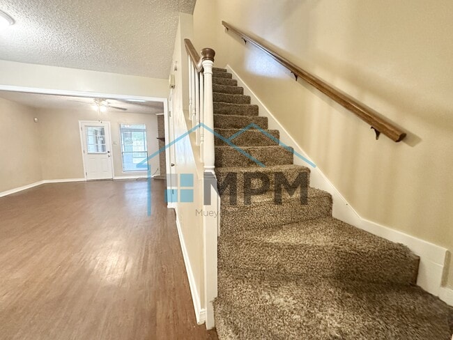 Building Photo - 1804 Woodhaven Dr