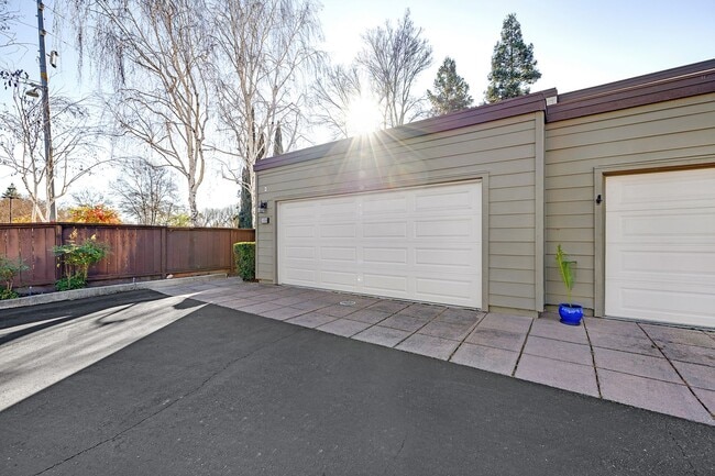 Foto del edificio - Beautiful Townhome in the Heart of Pleasanton