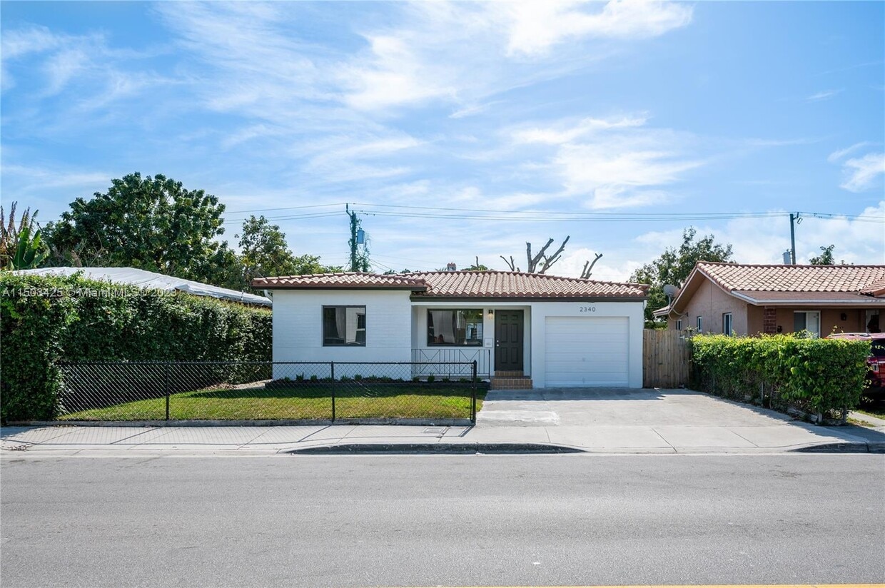 Primary Photo - 2340 SW 16th St