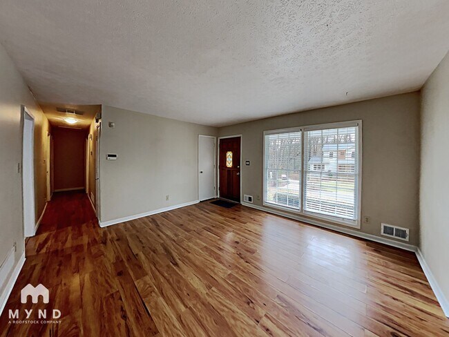 Foto del edificio - 2570 Rolling View Dr