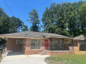 Building Photo - 3319 Lawrence Dr