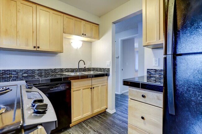 Foto del edificio - 2 Bedroom Home with Washer and Dryer INSIDE! Available NOW!!