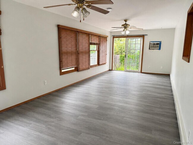 Foto del edificio - 218 Bayview Dr
