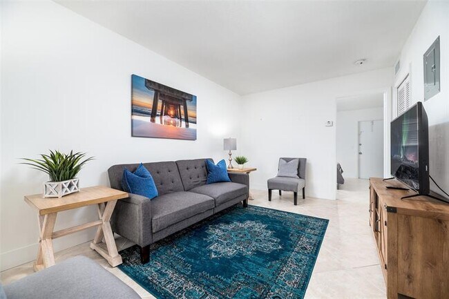 Foto del edificio - 805 NE 23rd Dr