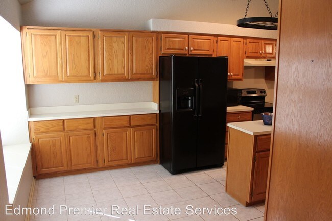 3 Br 2 Bath House 1817 Pinnacle Ln House For Rent In Edmond