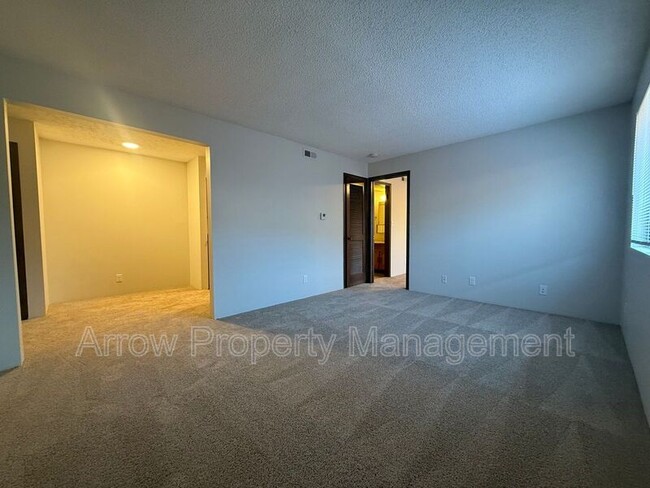 Building Photo - 1421 D St