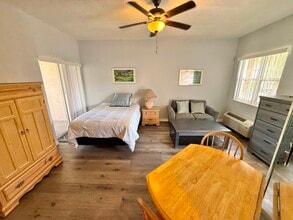 Building Photo - 9967 Perfect Dr